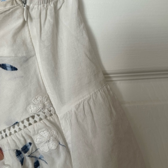 Cute boutique top $25 - Picture 3 of 3